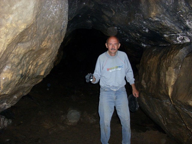 Под каменными сводами Смолинской пещеры